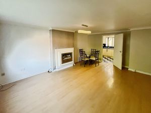 Lounge- click for photo gallery